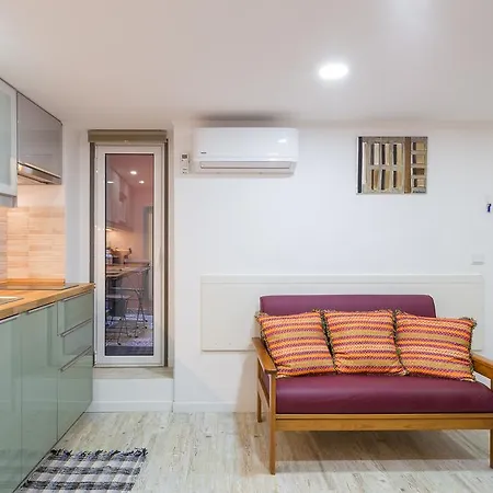 Lxroller Tram 28 Santo Antonio Apartment Lisbon